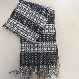 Wool scarf